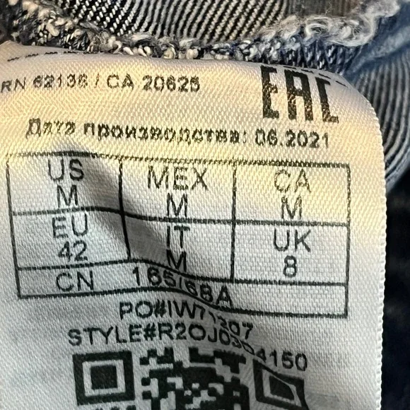 Guess Logo Print Cropped Blue Denim Jean Jacket Size Medium Y2K Streetwear - Picture 6 of 9